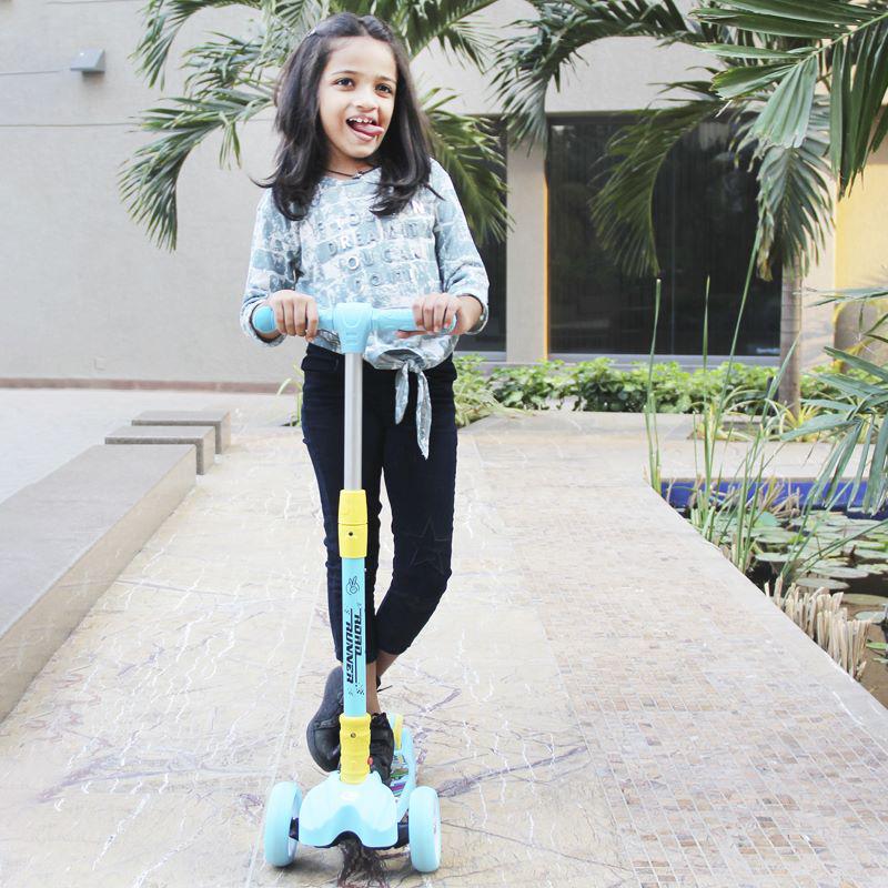 R for Rabbit Road Runner Scooter For Kids - PU LED Wheels, 4 Level Height Adjustment, Anti Slip Deck, Safety Certified, 3-Wheel scooter, Easy use, 3-7years